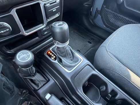 Used 2024 Jeep Wrangler Unlimited Sport AWD/4WD image 30