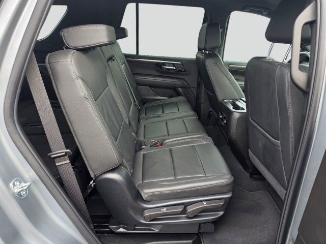 Used 2025 Chevrolet Tahoe LT AWD/4WD image 12