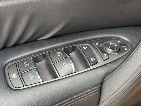 Used 2024 Nissan Armada SV RWD image 27