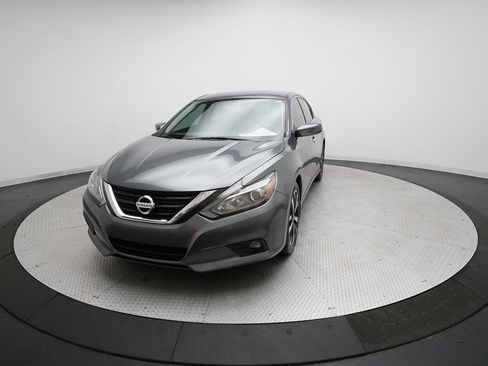 Used 2018 Nissan Altima 2.5 SR image 32