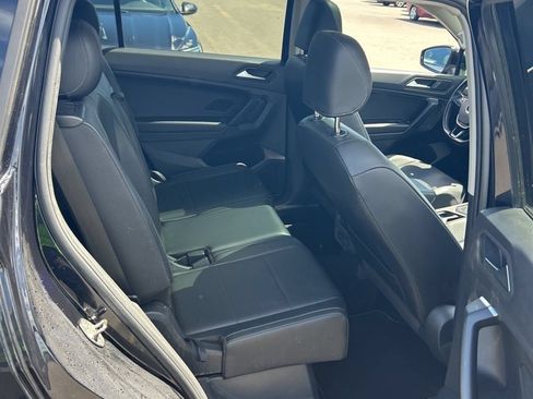 Used 2019 Volkswagen Tiguan SE w/ Panoramic Sunroof Package FWD image 16