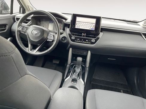 Used 2024 Toyota Corolla Cross LE w/ Moonroof Package image 10