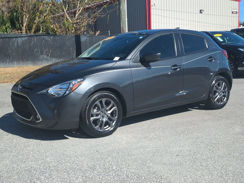 Used 2020 Toyota Yaris LE image 10