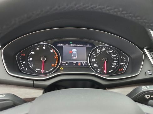 Used 2023 Audi Q5 2.0T Premium w/ Convenience Package AWD/4WD image 12