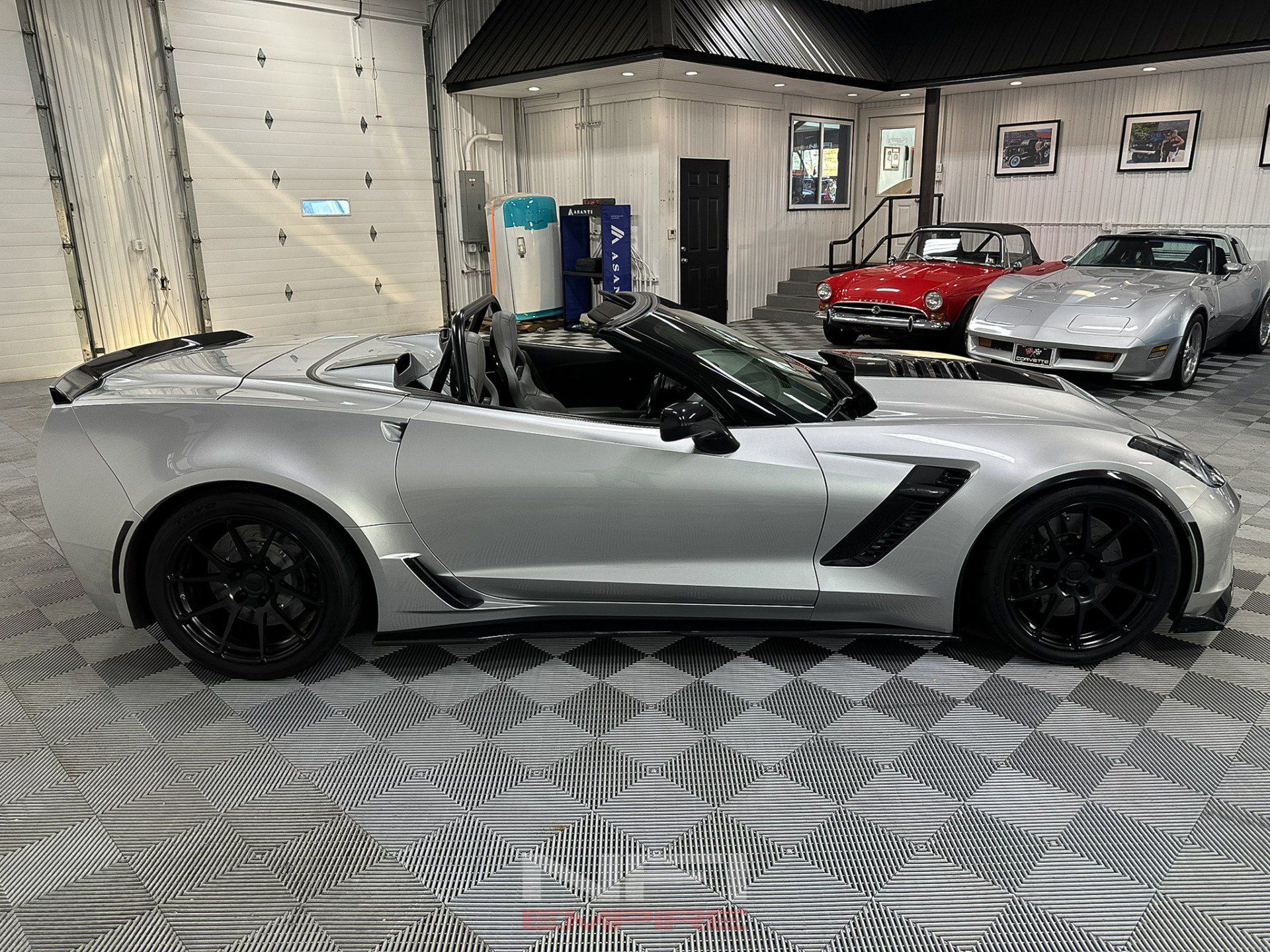 Used 2014 Chevrolet Corvette Stingray Convertible w/ 3LT Preferred Equipment Group RWD image 11