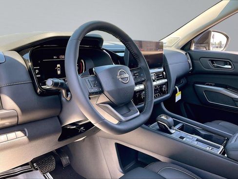 New 2026 Nissan Pathfinder SL FWD image 7