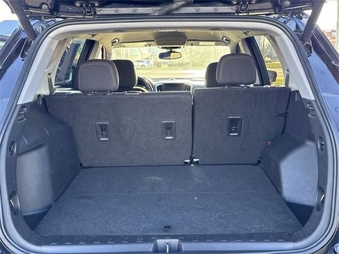 Used 2021 GMC Terrain SLE w/ Driver Convenience Package image 10