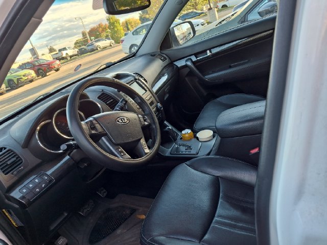 Used 2012 Kia Sorento SX w/ SX Premium Pkg FWD image 2