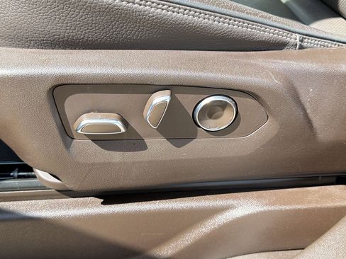 Used 2023 GMC Yukon XL Denali image 13