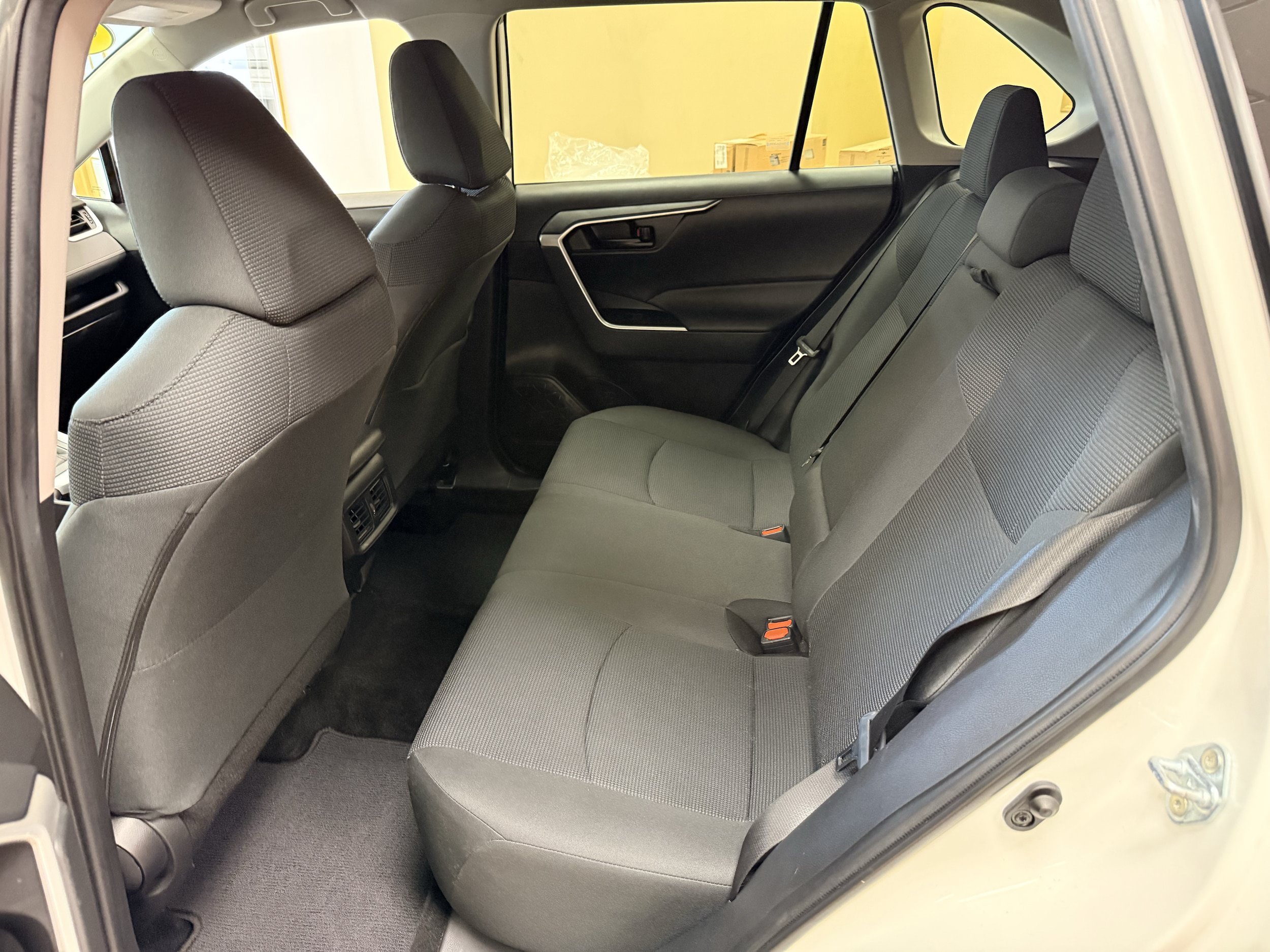 Used 2024 Toyota RAV4 LE AWD/4WD image 28