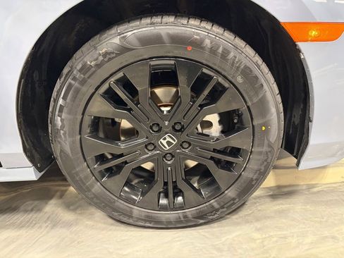 Used 2025 Honda Odyssey Sport-L image 29