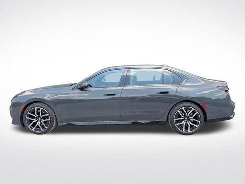 Used 2023 BMW 760i xDrive w/ Parking Assistance Package AWD/4WD image 3