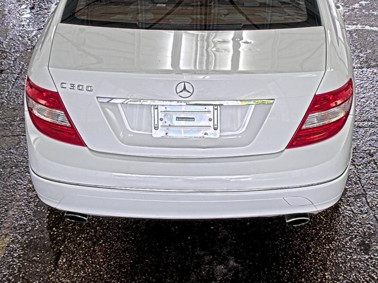 Used 2009 Mercedes-Benz C 300 Sedan image 11