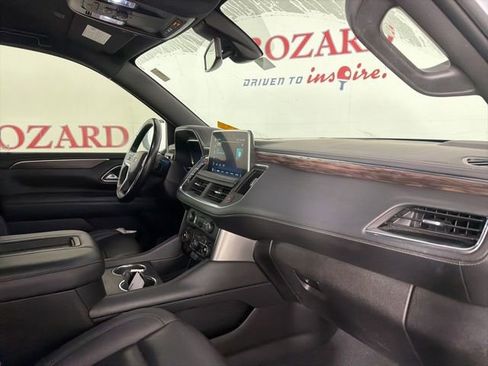 Used 2022 Chevrolet Tahoe Z71 w/ Luxury Package AWD/4WD image 17