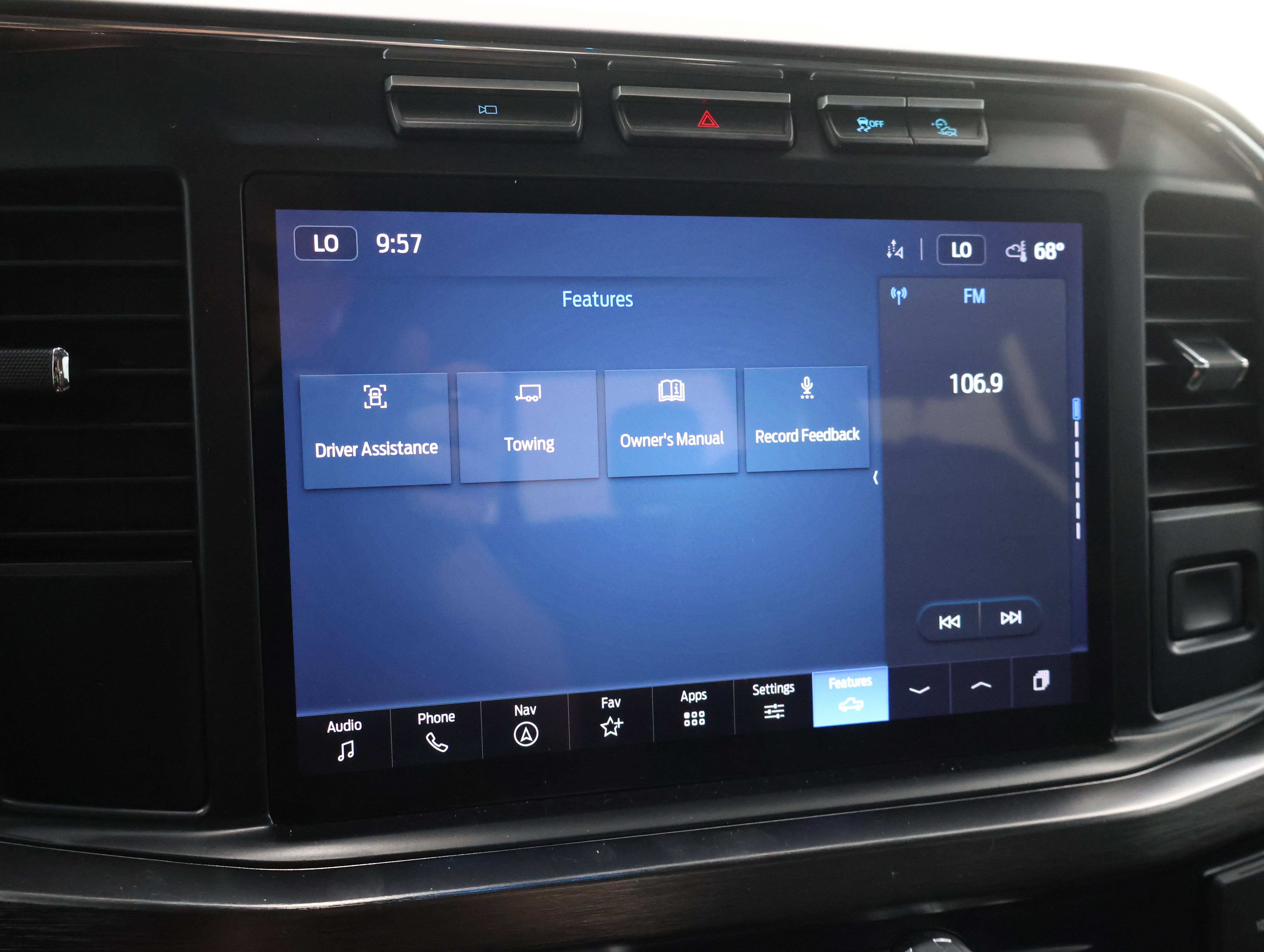 Used 2024 Ford F350 Lariat w/ Tremor Off-Road Package AWD/4WD image 63