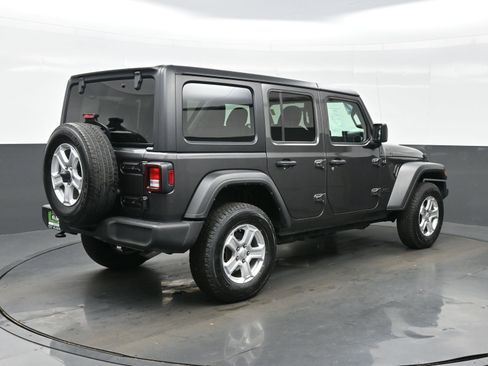 Used 2022 Jeep Wrangler Unlimited Sport image 6