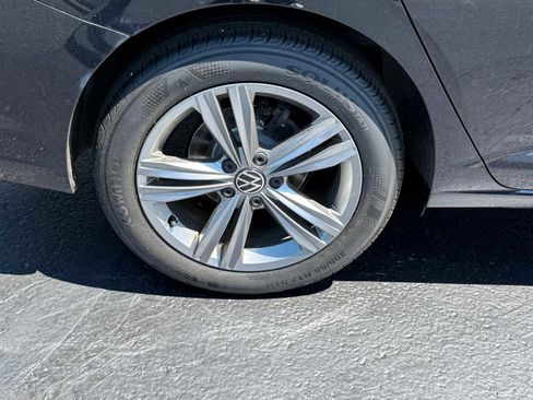 Certified 2023 Volkswagen Jetta SE FWD image 8