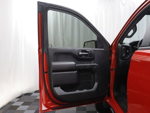 Used 2024 Chevrolet Silverado 1500 Custom Trail Boss w/ LPO, Dark Essentials Package image 5