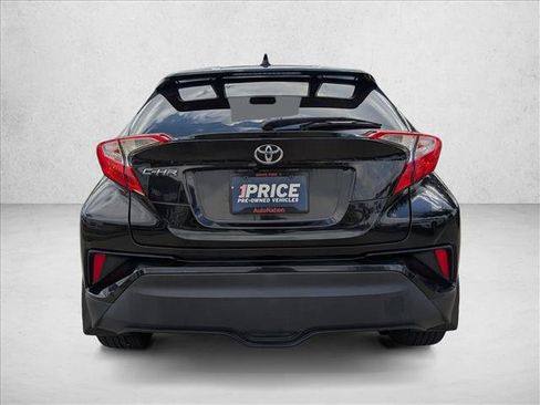 Used 2021 Toyota C-HR XLE image 5