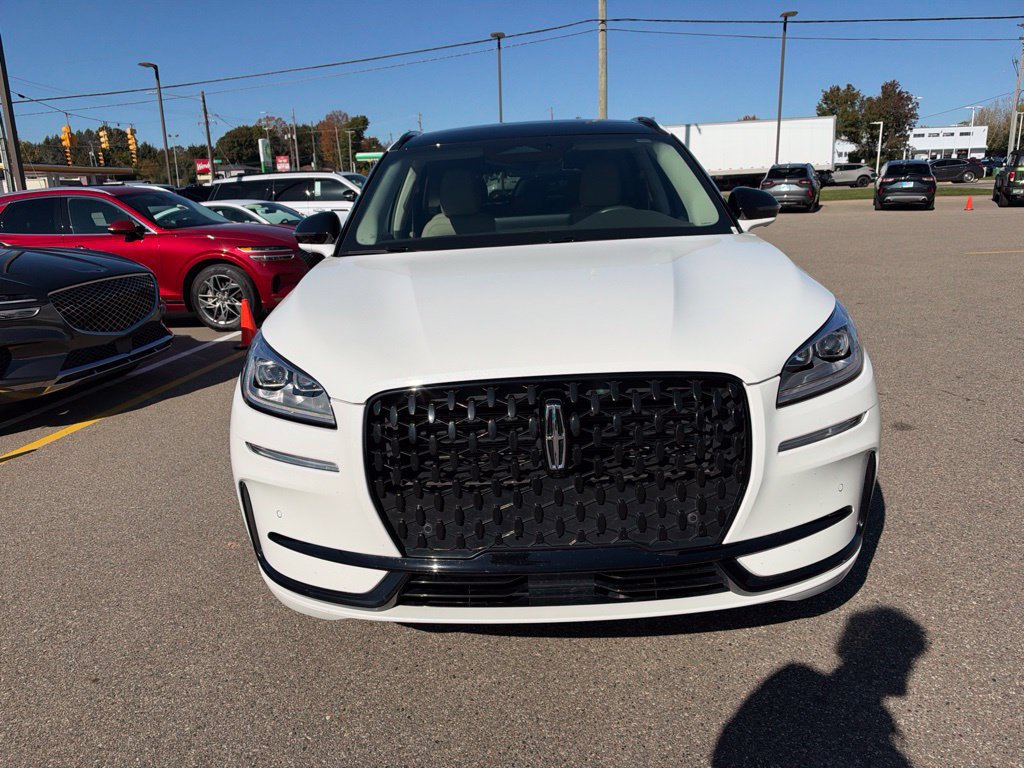 Used 2023 Lincoln Corsair Reserve w/ Equipment Group 201A AWD/4WD image 8