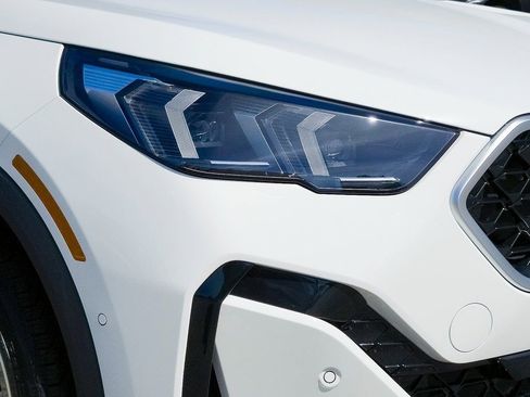 New 2026 BMW X2 xDrive28i w/ Technology Package image 5