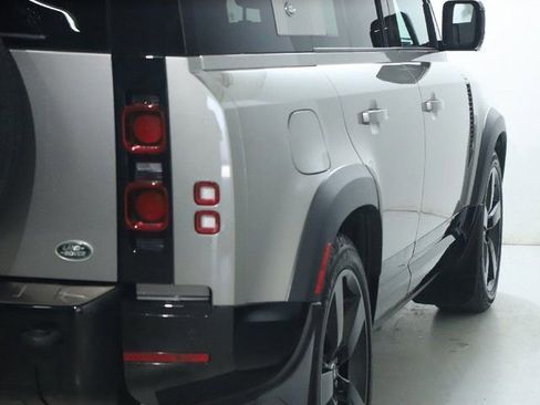 Used 2022 Land Rover Defender 110 X-Dynamic HSE AWD/4WD image 8