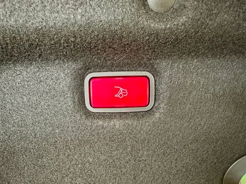 Used 2025 Mercedes-Benz SL 43 AMG image 31