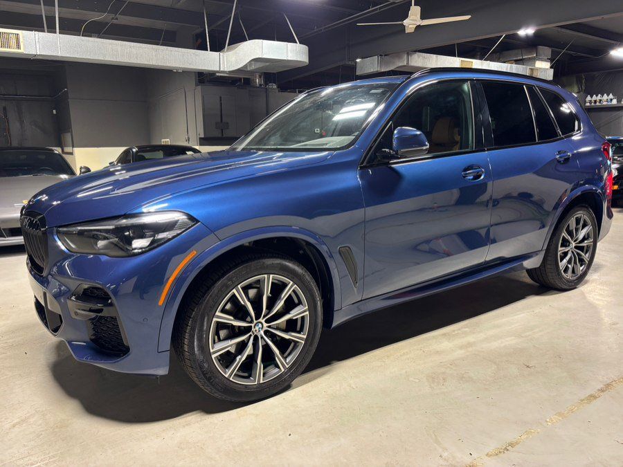 Used 2022 BMW X5 xDrive40i w/ M Sport Package AWD/4WD image 2