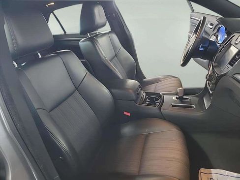 Used 2013 Chrysler 300 S image 24