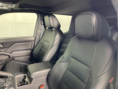 Used 2024 Toyota Tacoma TRD Off-Road w/ TRD Off Road Upgrade Package image 10