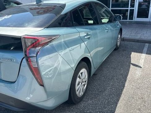 Used 2018 Toyota Prius One FWD image 4