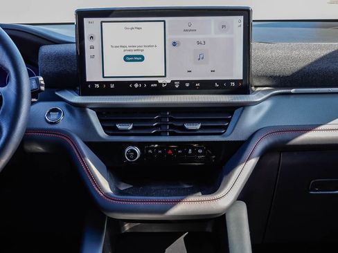 Used 2025 Ford Explorer ST-Line w/ ST-Line Street Pack image 16