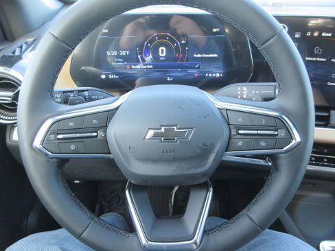 New 2026 Chevrolet Equinox ACTIV w/ Convenience Package III image 25