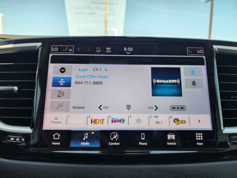 Used 2024 Chrysler Pacifica Touring-L FWD image 29