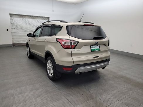 Used 2018 Ford Escape SE FWD image 5
