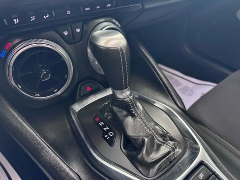 Used 2021 Chevrolet Camaro LT w/ Technology Package image 29