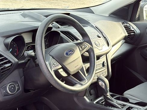 Used 2019 Ford Escape S image 4