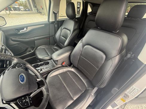 Used 2021 Ford Escape SEL image 5