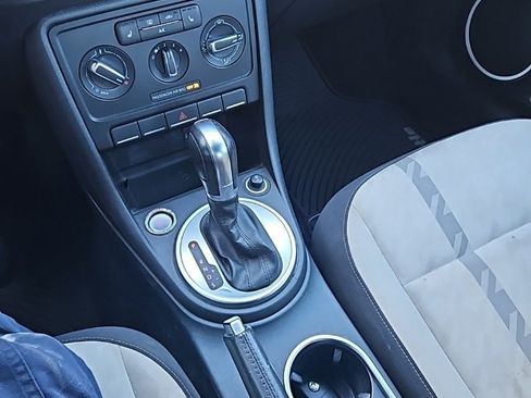 Used 2018 Volkswagen Beetle 2.0T Coast image 28