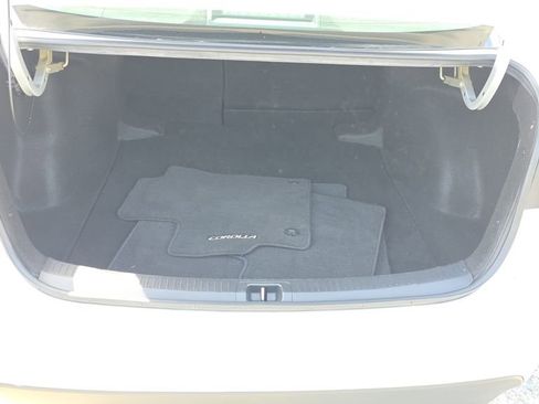 Used 2024 Toyota Corolla LE FWD image 9