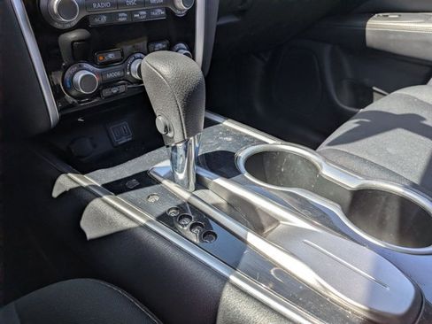 Used 2020 Nissan Pathfinder S FWD image 11