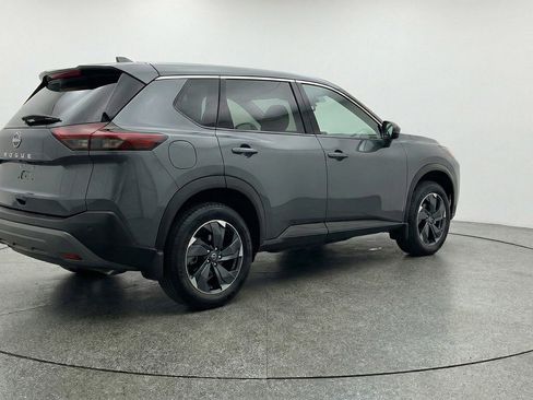 Used 2025 Nissan Rogue SV image 7