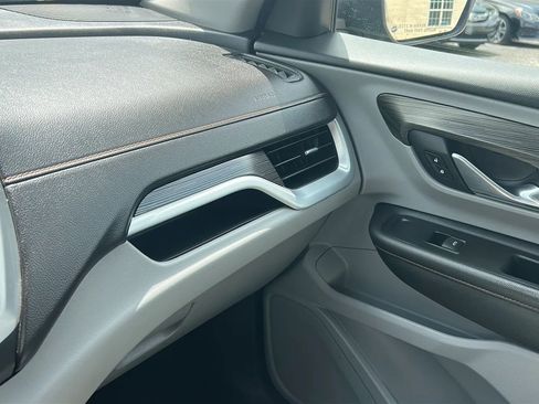 Used 2020 GMC Terrain SLT image 25