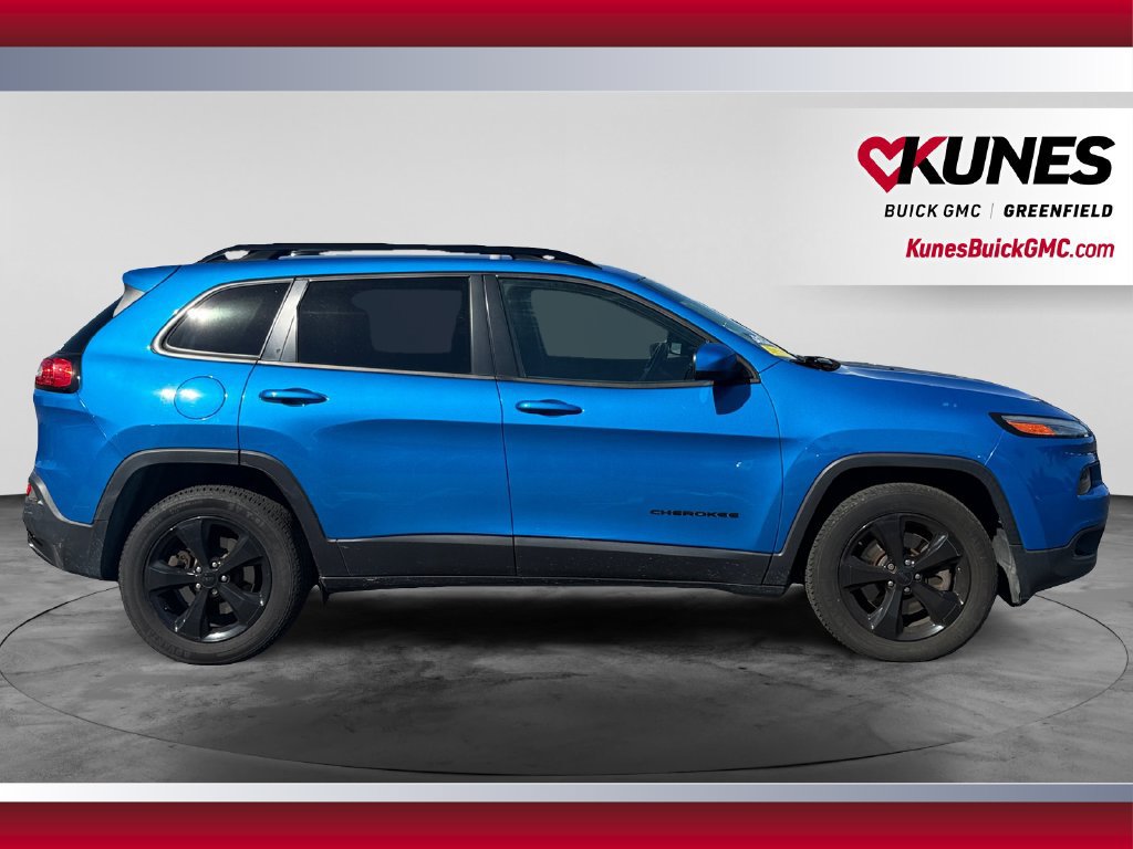Used 2018 Jeep Cherokee Latitude w/ Altitude Package AWD/4WD image 11