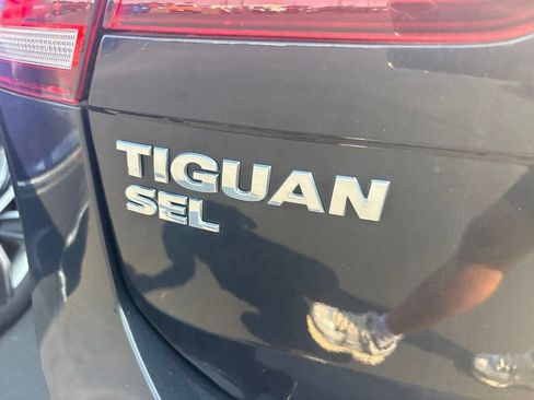 Used 2020 Volkswagen Tiguan SEL AWD/4WD image 16