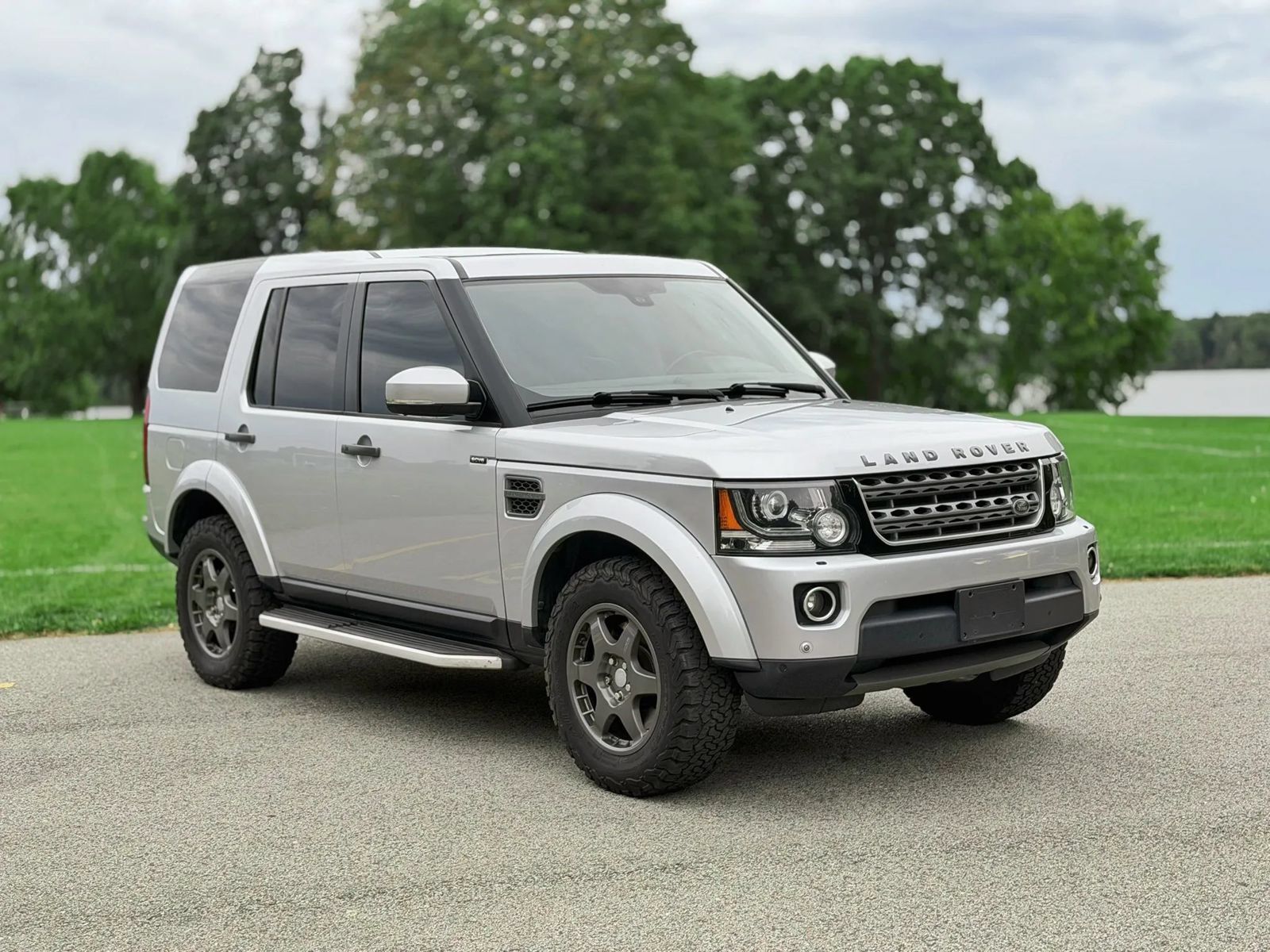 Used 2016 Land Rover LR4 HSE AWD/4WD image 6
