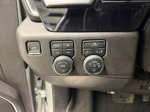 Certified 2022 Chevrolet Silverado 1500 RST w/ Redline Edition AWD/4WD image 15