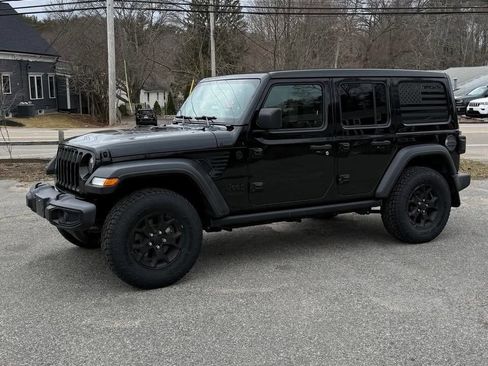 Used 2021 Jeep Wrangler Unlimited Sport AWD/4WD image 2