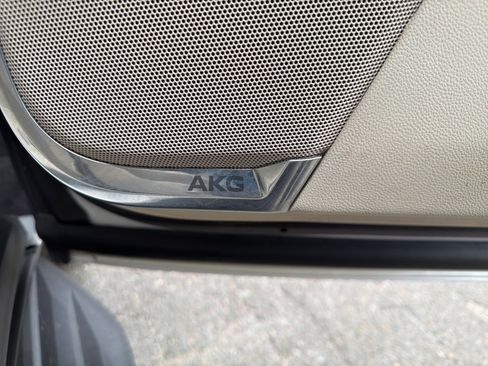 Used 2022 Cadillac Escalade Premium Luxury Platinum w/ Heavy-Duty Trailer Package image 18