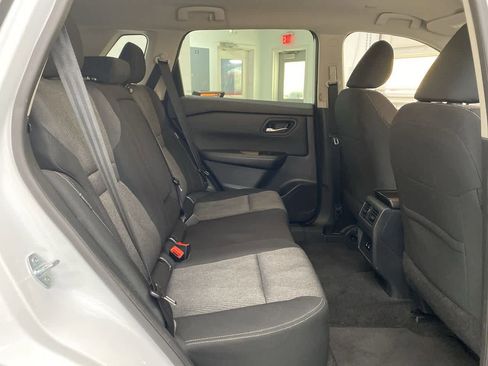 Used 2024 Nissan Rogue SV image 18